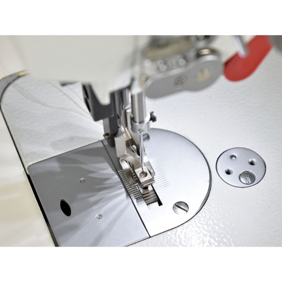 Прямострочная промышленная швейная машина с тройным продвижением Aurora A-611-D3 (прямой привод)