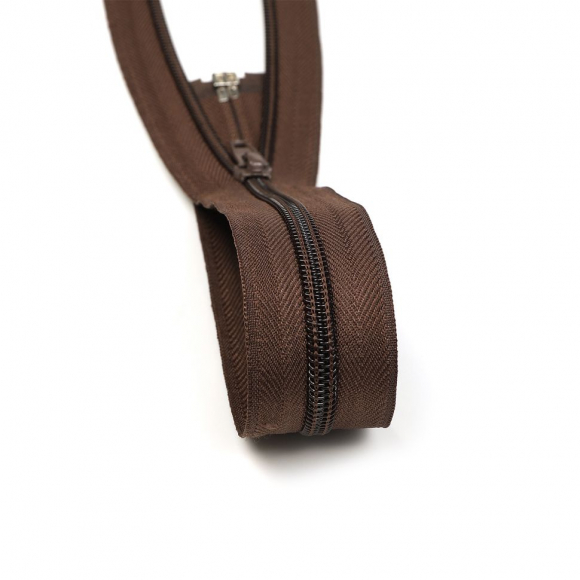 Молния MaxZipper пласт. спираль №5-N 50см цв.F304 т.коричневый уп.10шт