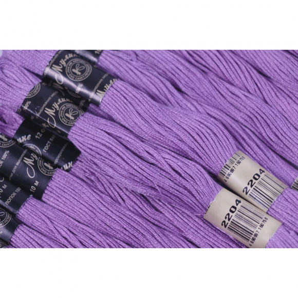 Нитки мулине цв.2204 фиолетовый 12х10м С-Пб