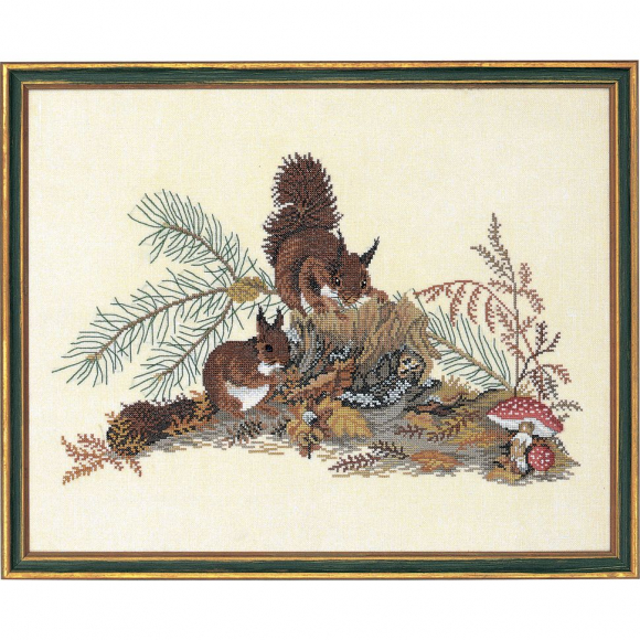 5820_Набор для вышивания "Белки на пеньке"