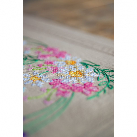 182123_Набор для вышивания дорожки "Весенние цветы"