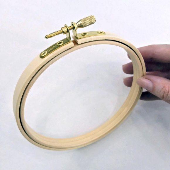 164997_Пяльцы круглые с замком, диаметр 18 см