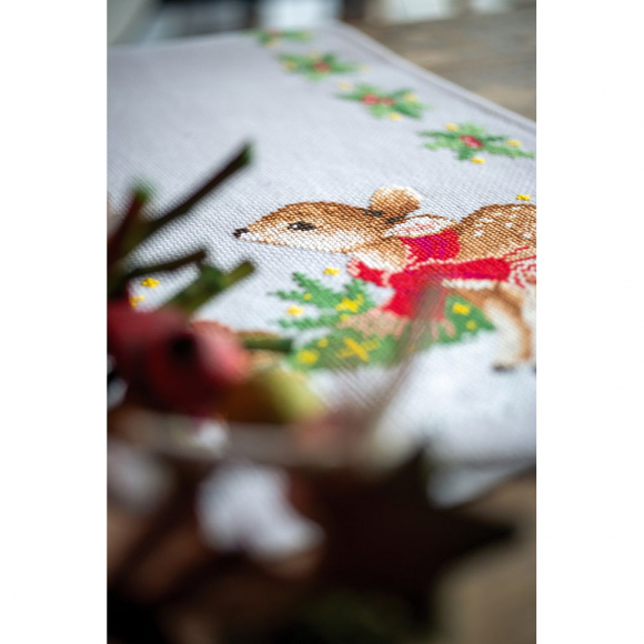 Набор для вышивания дорожки "Маленький олененок с кроликом"