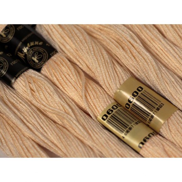 Нитки мулине цв.0600 кремовый 12х10м С-Пб