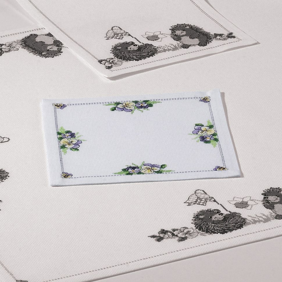 Набор для вышивания PERMIN арт.10-4833 Салфетка Ёжики 24х24 см