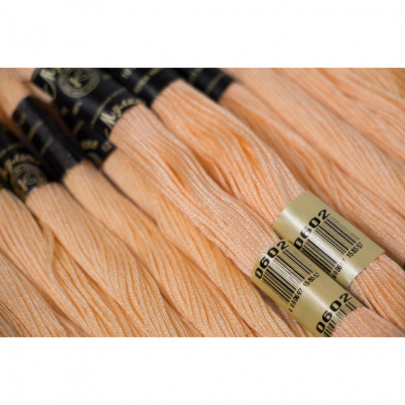 Нитки мулине цв.0602 кремовый 12х10м С-Пб Нитки мулине цв.0602 кремовый 12х10м С-Пб