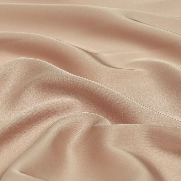 Ткань шелк Армани 90г/м? 97% ПЭ 3% Спандекс шир.150см арт.TBYArm-095 цв.95 пудра-бежевая (серебристый пион) рул.25м Ткань шелк Армани 90г/м? 97% ПЭ 3% Спандекс шир.150см арт.TBYArm-095 цв.95 пудра-бежевая (серебристый пион) рул.25м