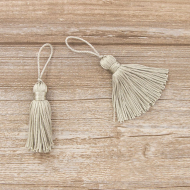 183412_Кисть декоративная на шнуре, длина 70 мм, цвет серебряный