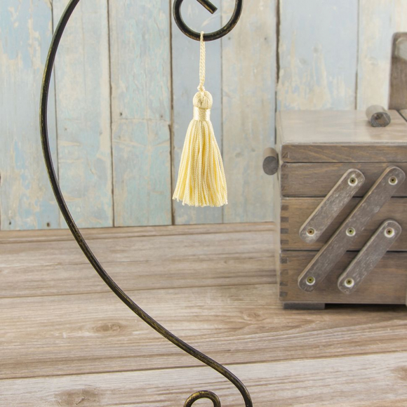 Кисть декоративная на шнуре, длина 70 мм, цвет кремовый