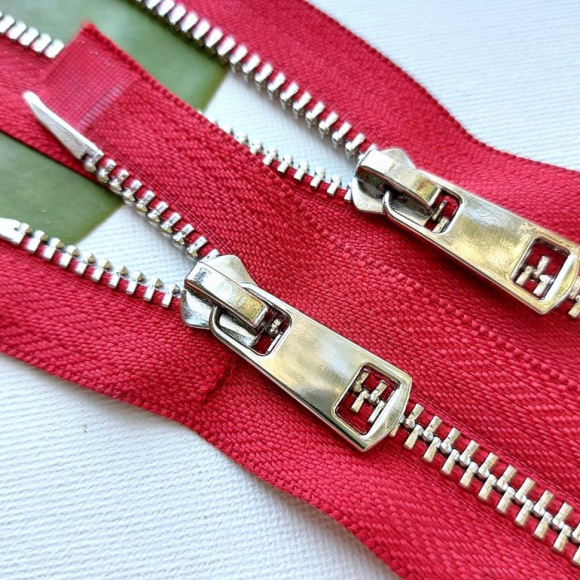 Молния мет. титан №5 никель два замка 110см D171 красный Молния мет. титан №5 никель два замка 110см D171 красный