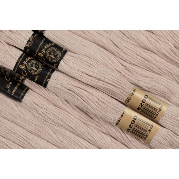 Нитки мулине цв.6200 бледно бежевый 12х10м С-Пб