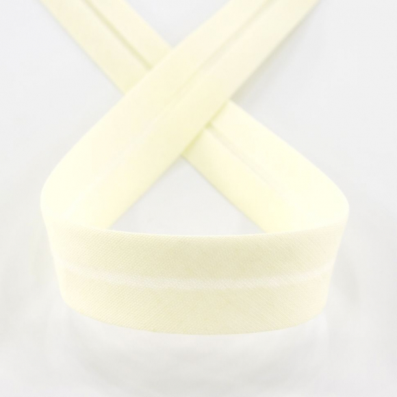 Косая бейка хлопок/полиэстер 20 мм, 25 м, цвет 12, слоновая кость Косая бейка хлопок/полиэстер 20 мм, 25 м, цвет 12, слоновая кость