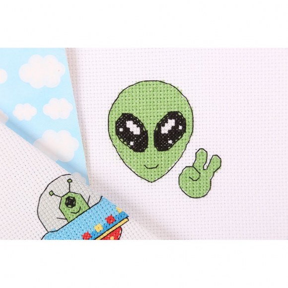 Набор для вышивания KLART арт. 8-444 Зелёный человечек 9х9 см