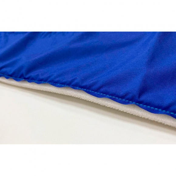 Прямострочная швейная машина с игольным продвижением и ножом обрезки края материала Aurora A-7520M (автоматические функции)