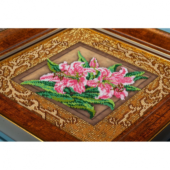 Набор для вышивания бисером КРОШЕ арт. В-410 Благоухающие лилии 20.5x20.5 см