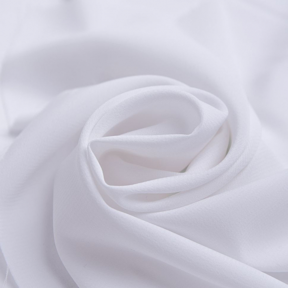 Ткань Шифон-шелк 115 г/м? 97% полиэстер, 3% спандекс шир.150 см арт.Р.37660.89 цв.89 белый рул.30м