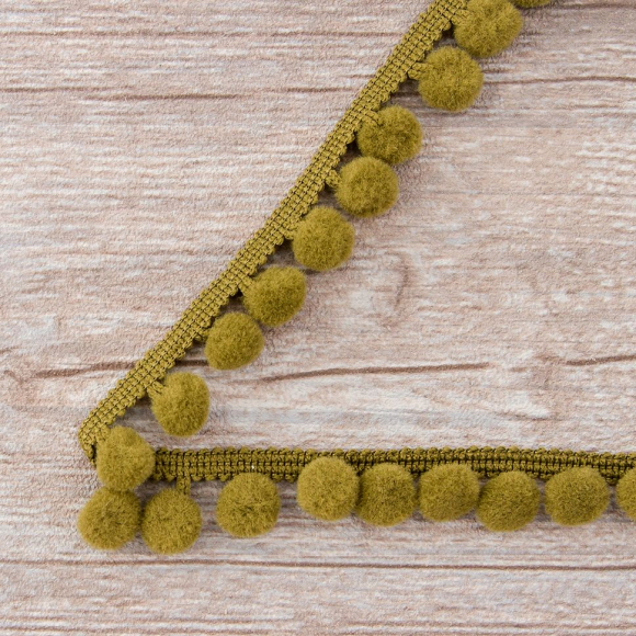 Тесьма с помпонами, диаметр 10 мм, цвет хаки