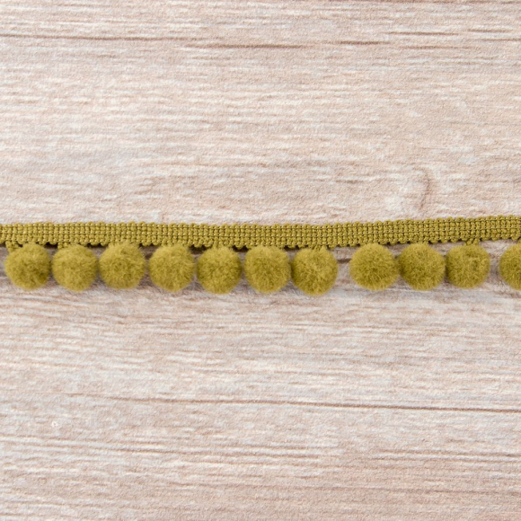 Тесьма с помпонами, диаметр 10 мм, цвет хаки