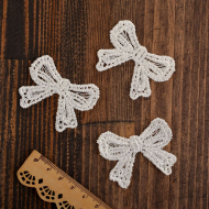 Кружевная аппликация KRUZHEVO арт.TBY.3013 Бантик 5,5см, уп.50шт.