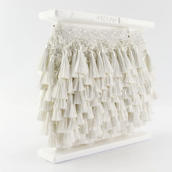 Тесьма с кисточками декоративная PASSAN цвет белый