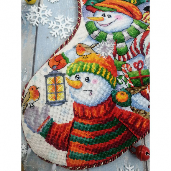 177200_Набор для вышивания "Веселые снеговики"