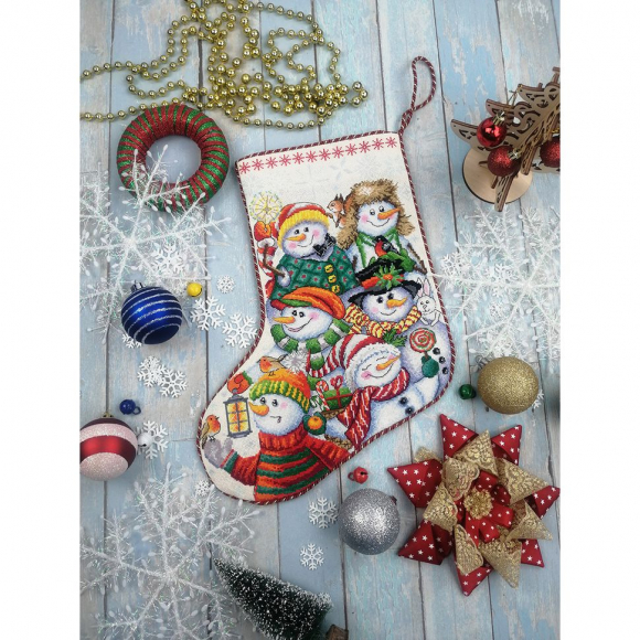 177200_Набор для вышивания "Веселые снеговики"