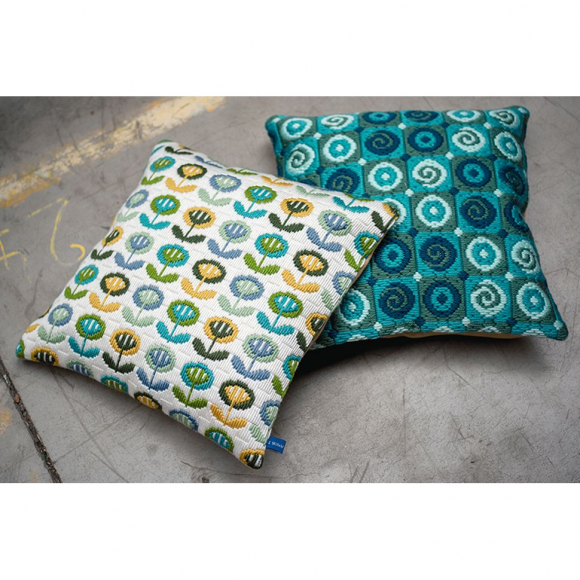 Набор для вышивания подушки "Цветы"