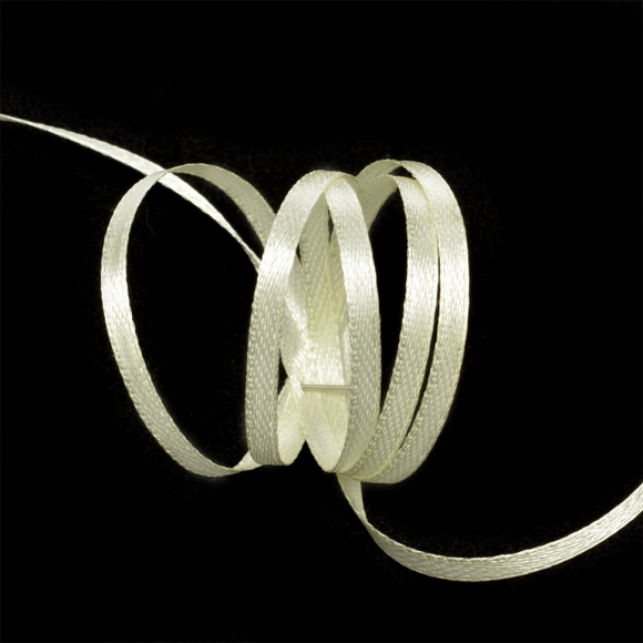 Лента атласная 3мм цв.3004 св.кремовый IDEAL уп.100 м Лента атласная 3мм цв.3004 св.кремовый IDEAL уп.100 м