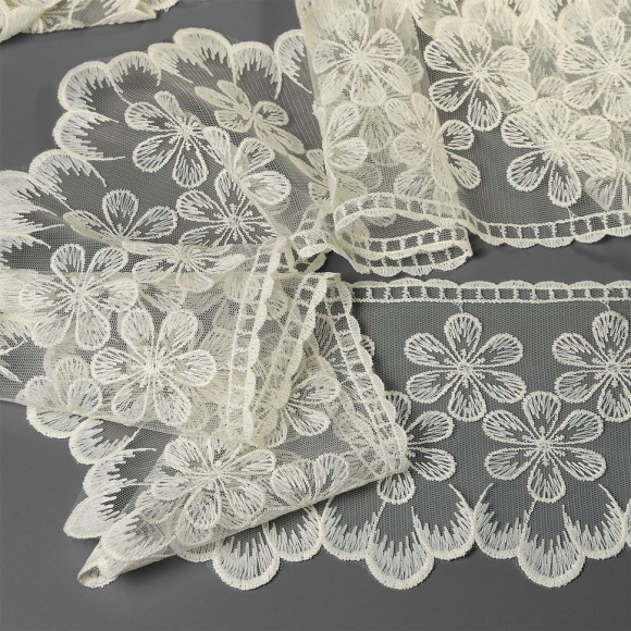 Кружево на сетке KRUZHEVO арт.TBY.BL.40468 шир.130мм цв.W1515 молочный уп.13,71 м