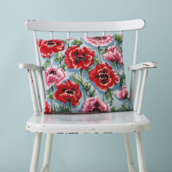 Набор для вышивания подушки "Маки" Набор для вышивания подушки "Маки"