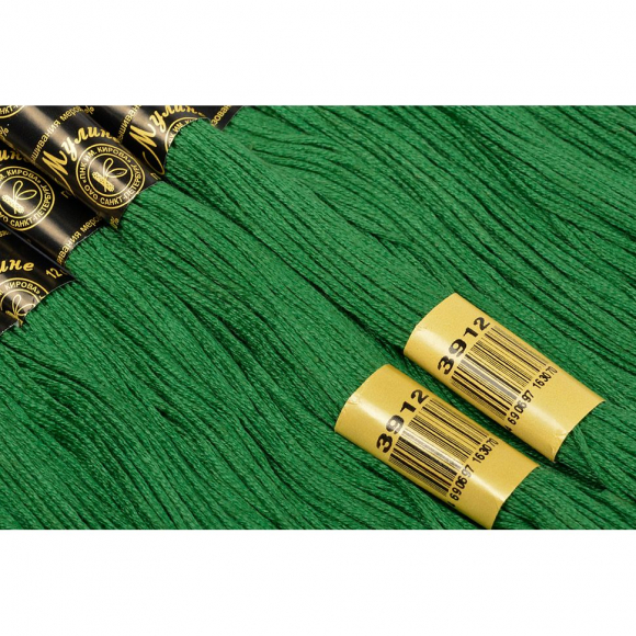 Нитки мулине цв.3912 зеленый 12х10м С-Пб