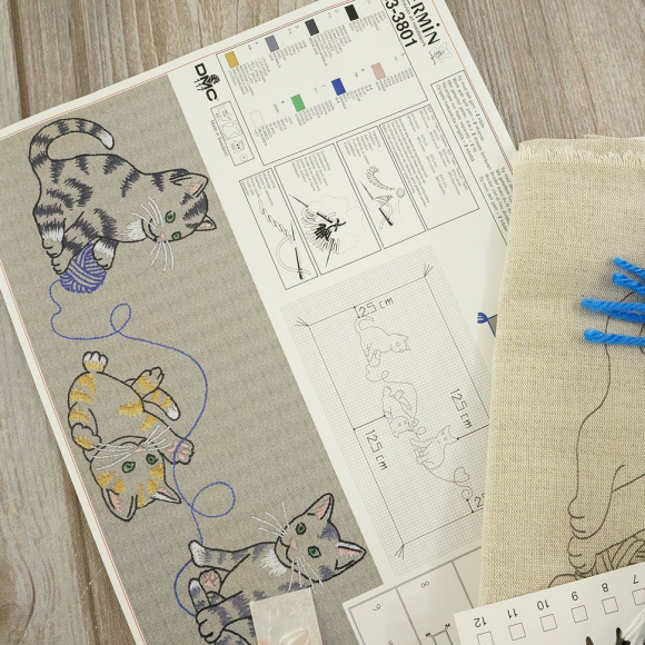 73162_Набор для вышивания подушки "Кошки" 73162_Набор для вышивания подушки "Кошки"