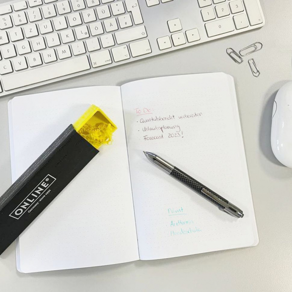 189610_Ручка шариковая автоматическая, 4 цвета + сменные стержни, корпус карбоновый "Шахматка"