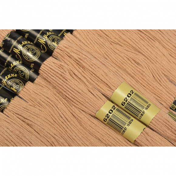 Нитки мулине цв.6202 бежевый 12х10м С-Пб Нитки мулине цв.6202 бежевый 12х10м С-Пб