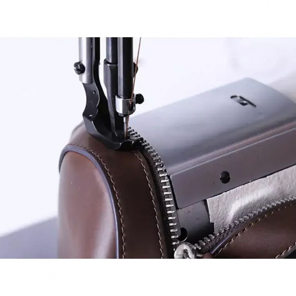 Рукавная швейная машина Aurora A-1341B-7 (Автоматические функции) Рукавная швейная машина Aurora A-1341B-7 (Автоматические функции)