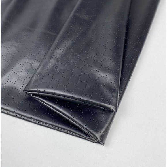 Кожа с перфорацией 240 г кв.м полиуретан 100% шир.143 см арт.Т.3940.01 цв.01 черный уп.24,5м Кожа с перфорацией 240 г кв.м полиуретан 100% шир.143 см арт.Т.3940.01 цв.01 черный уп.24,5м