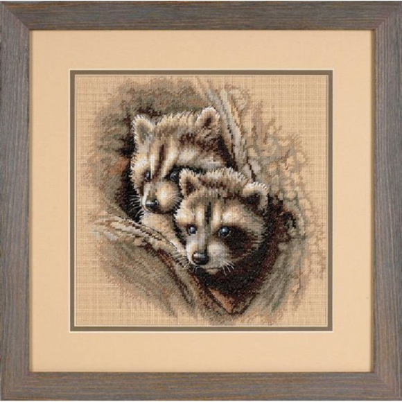 Набор для вышивания DIMENSIONS арт.DMS-35253 Два малыша-енота 28х28 см
