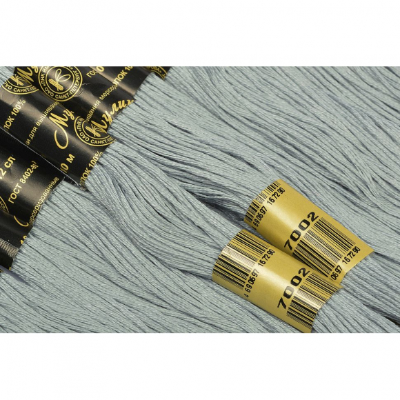 Нитки мулине цв.7002 св.серый 12х10м С-Пб Нитки мулине цв.7002 св.серый 12х10м С-Пб