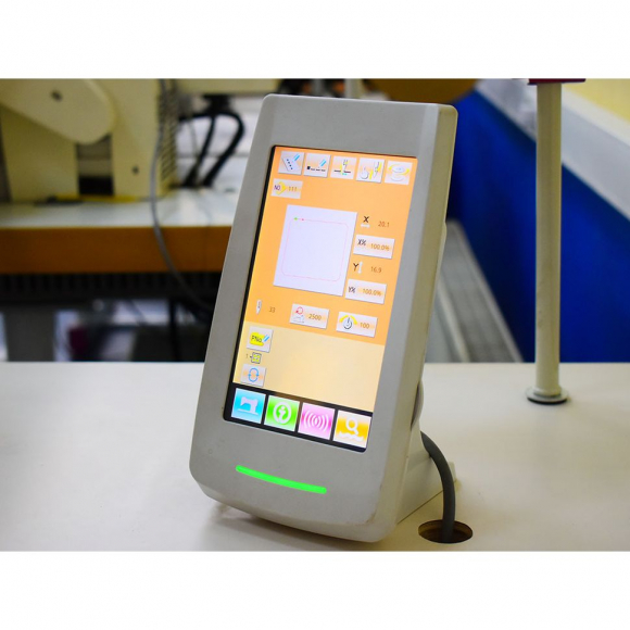 Автоматизированное решение для пришивания этикетки на базе закрепочной машины Aurora A-1908 (прямой привод)