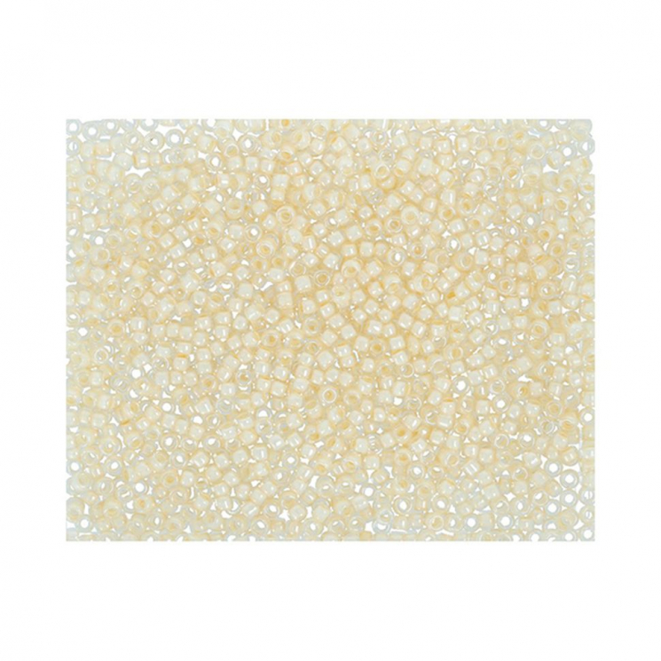 Бисер Япония "TOHO" 15/0  круглый 2  1.5 мм 5 х 5 г №0352 молочный