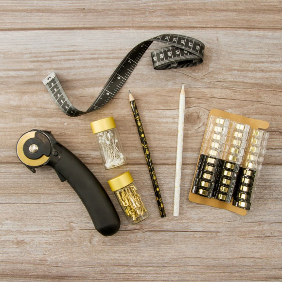 182905_Швейный набор Hemline Gold в жестяной баночке