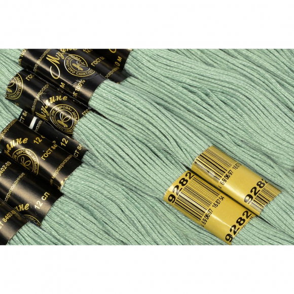 Нитки мулине цв.9282 бл.зеленый 12х10м С-Пб