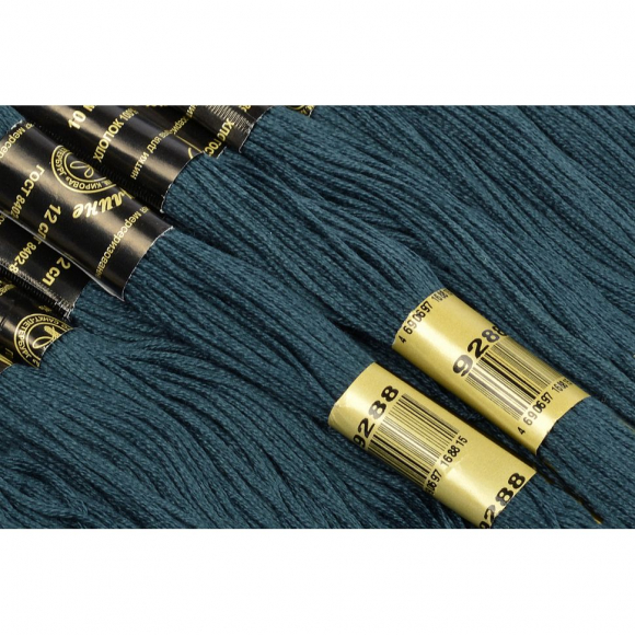 Нитки мулине цв.9288 т.зеленый 12х10м С-Пб