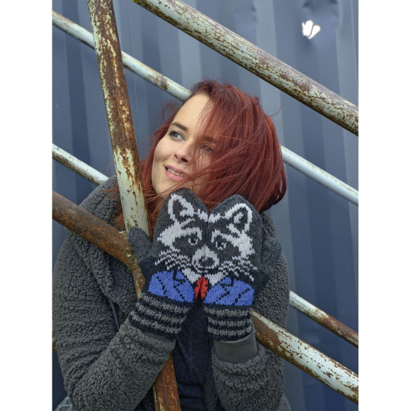 193262_Книга "Дизайнерский жаккард" Луми Кармитса. Вяжем варежки и носочки на спицах!