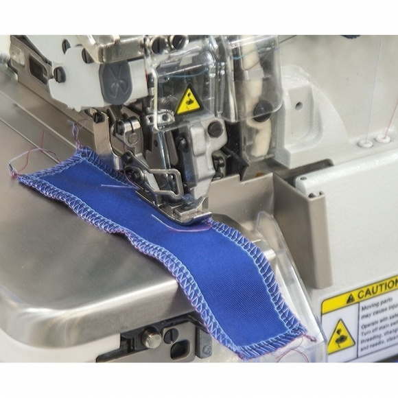 Оверлок Typical 4-х нит. (комплект: голова+стол+устройство) GN7100-4/D3