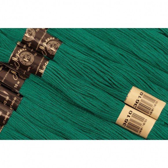 Нитки мулине цв.3610 зеленый 12х10м С-Пб