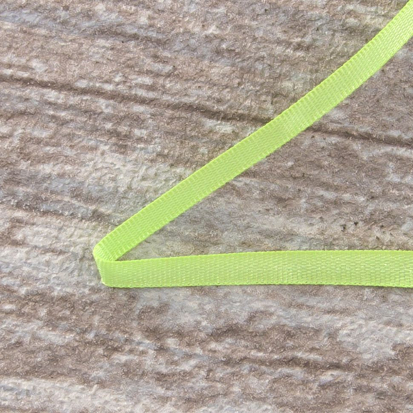 Лента для вышивания SAFISA на блистере, 4 мм, 5 м, цвет 73, Желто-зеленый Лента для вышивания SAFISA на блистере, 4 мм, 5 м, цвет 73, Желто-зеленый