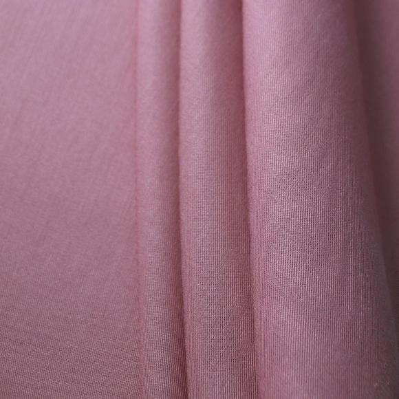 Ткань Сатин стрейч 180 г кв.м  55% вискоза, 43% полиэстер, 2% спандекс шир.147 см арт.Р.15153.06 цв.06 розовая пудра уп.25м