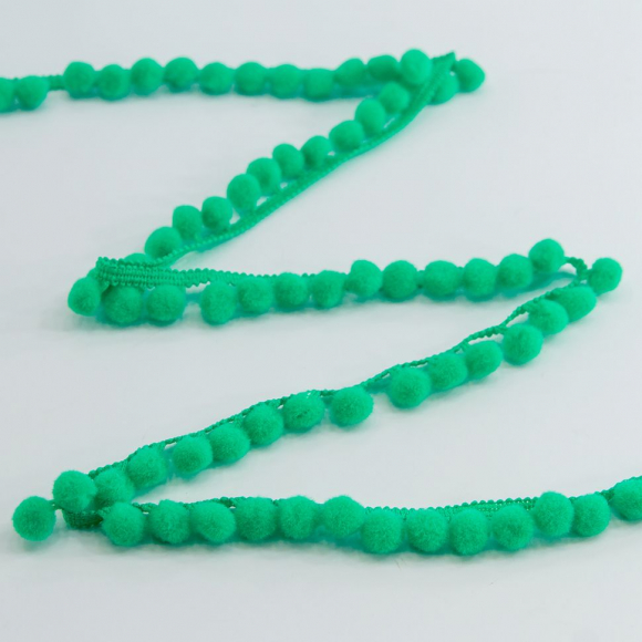 Тесьма с помпонами, диаметр 10 мм, цвет зеленый Тесьма с помпонами, диаметр 10 мм, цвет зеленый