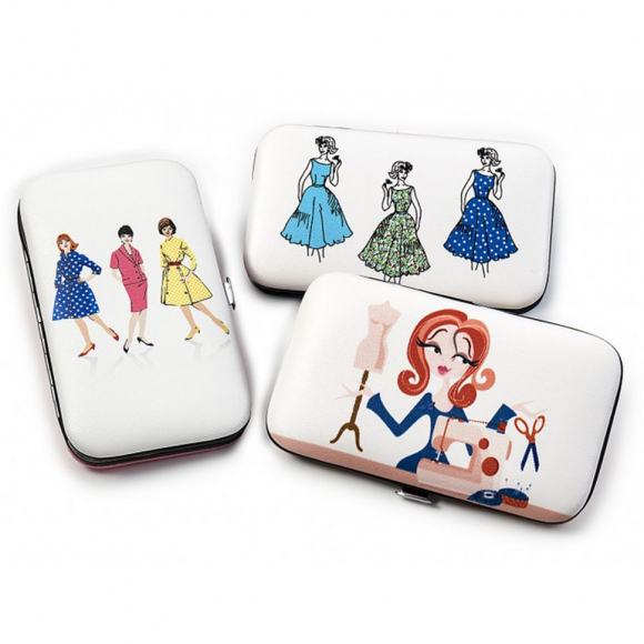 156979_Швейный набор в футляре из искусственной кожи, 12 штук